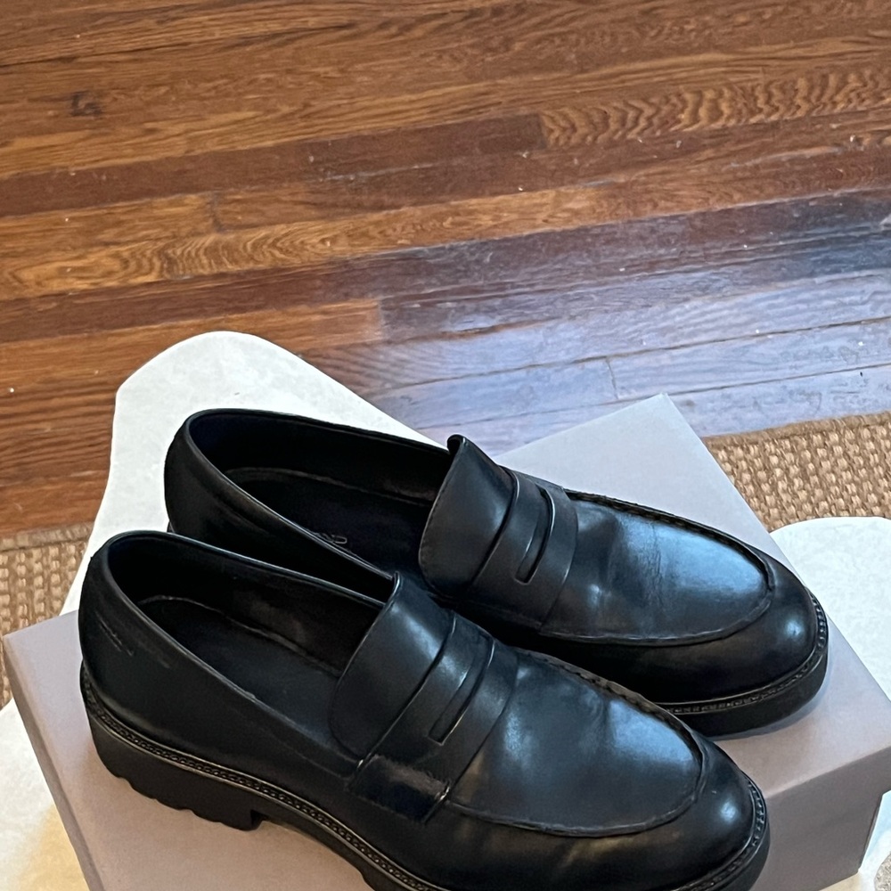 Vagabond black loafers